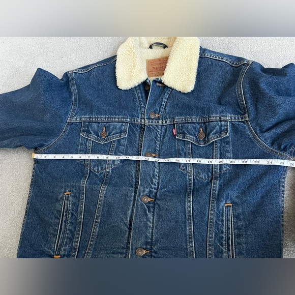Levi’s Men’s Large Denim Jacket With Sherpa Interior - Picture 14 of 16